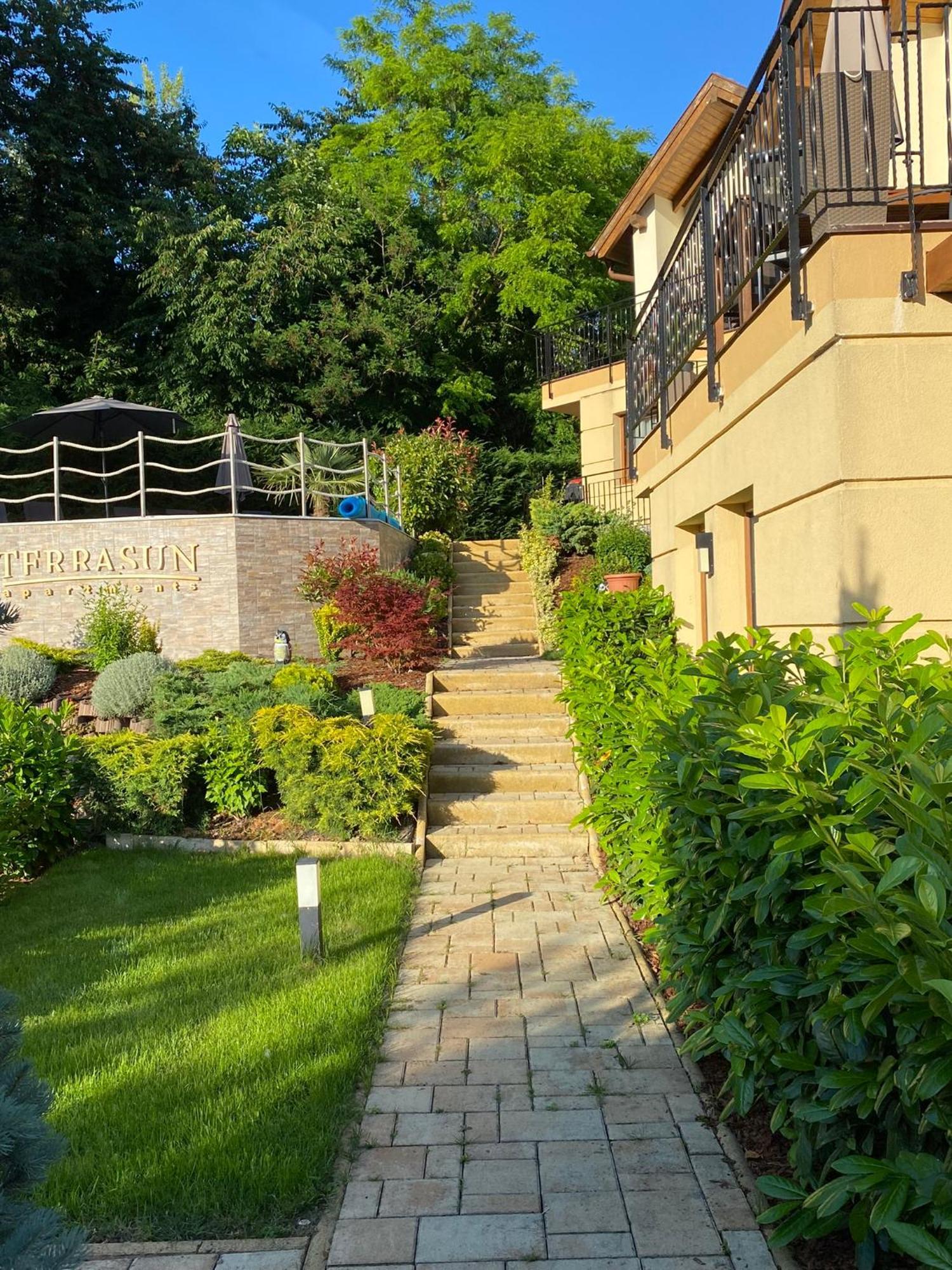 באלאטונסארסו Terrasun Apartments מראה חיצוני תמונה